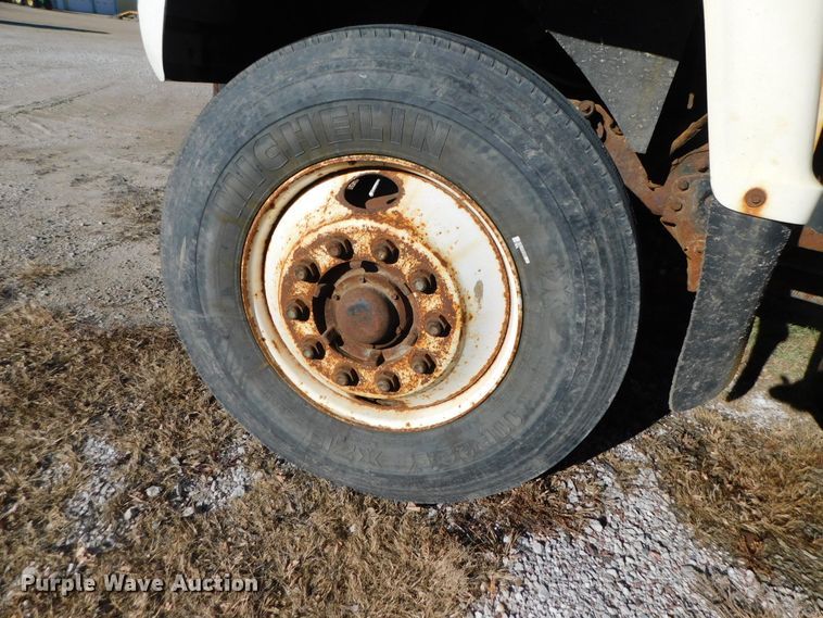 image for item DJ5854 1993 Ford L7000  dump truck