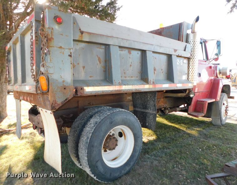 image for item DJ5855 1993 Ford L7000  dump truck