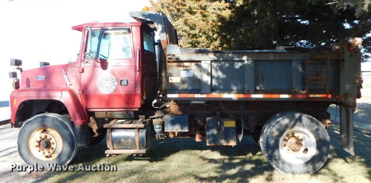 image for item DJ5855 1993 Ford L7000  dump truck