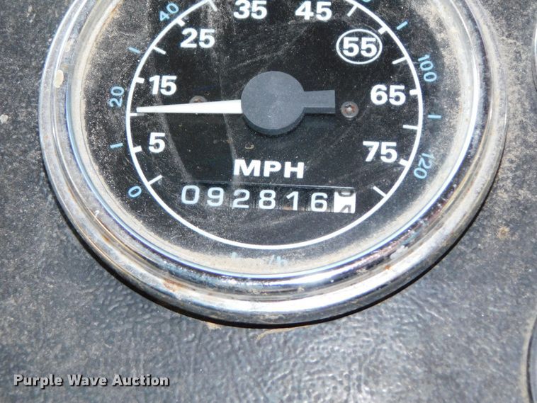 image for item DJ5855 1993 Ford L7000  dump truck