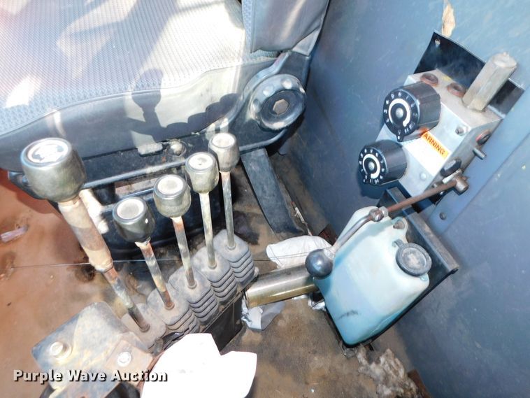 image for item DJ5855 1993 Ford L7000  dump truck