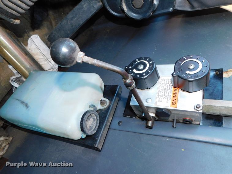 image for item DJ5855 1993 Ford L7000  dump truck