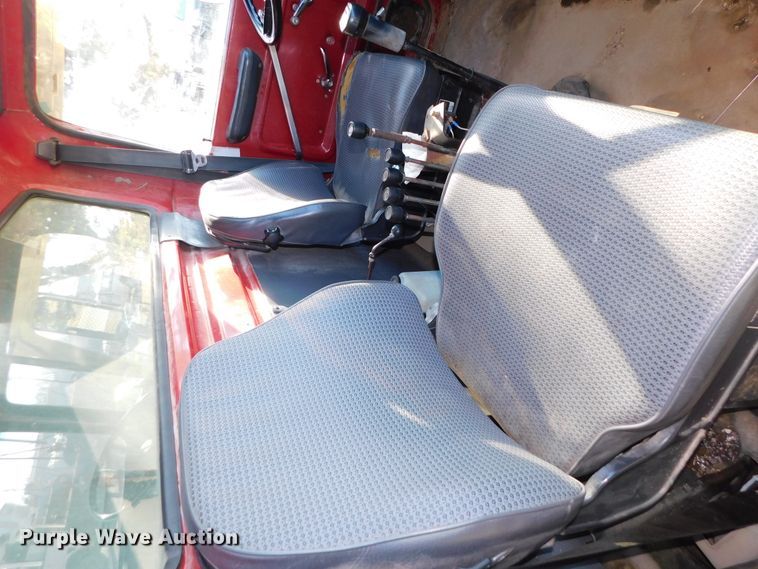 image for item DJ5855 1993 Ford L7000  dump truck