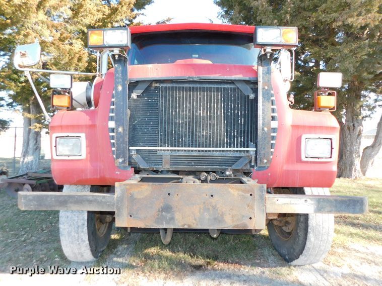 image for item DJ5855 1993 Ford L7000  dump truck