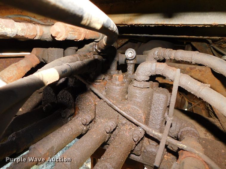 image for item DJ5855 1993 Ford L7000  dump truck