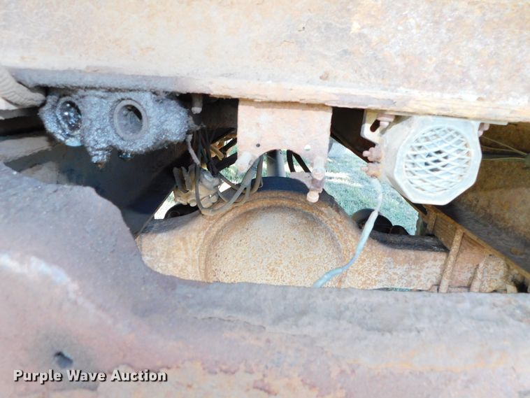 image for item DJ5855 1993 Ford L7000  dump truck