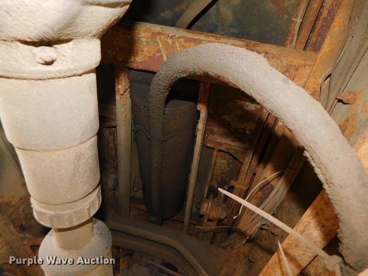 image for item DJ5855 1993 Ford L7000  dump truck