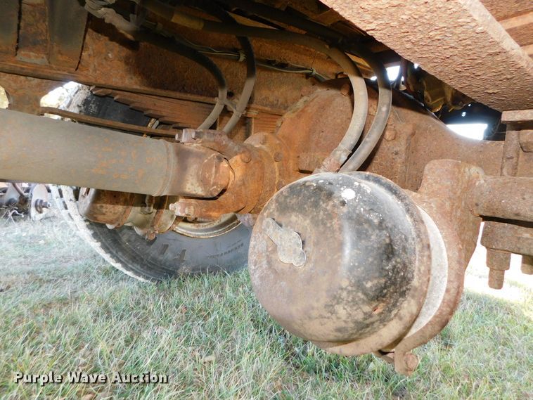 image for item DJ5855 1993 Ford L7000  dump truck