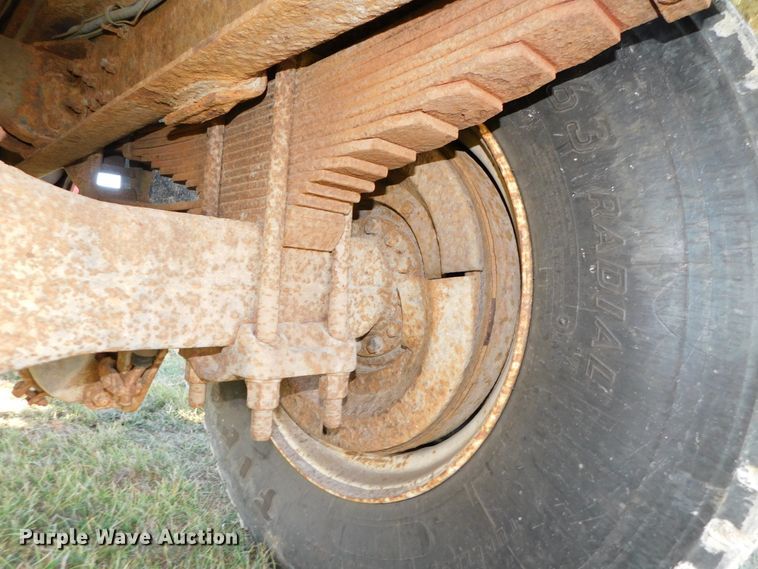 image for item DJ5855 1993 Ford L7000  dump truck