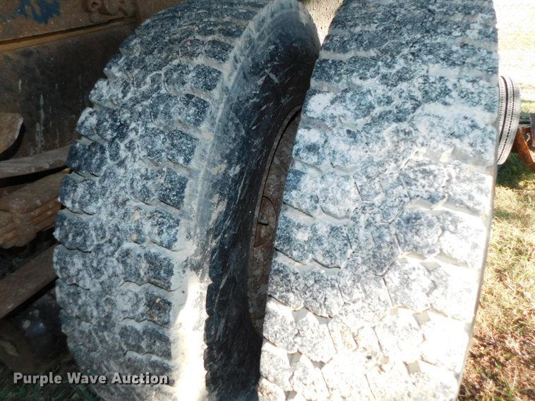 image for item DJ5855 1993 Ford L7000  dump truck