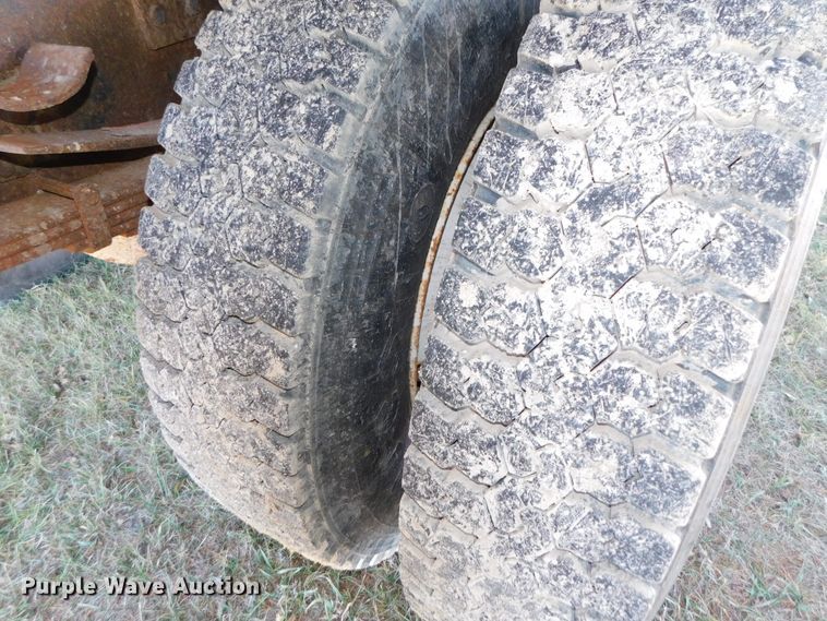 image for item DJ5855 1993 Ford L7000  dump truck