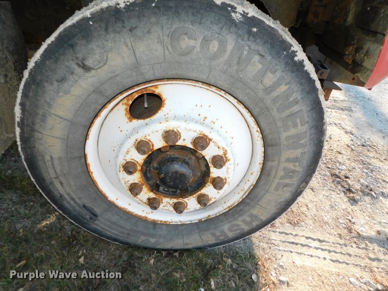 image for item DJ5855 1993 Ford L7000  dump truck