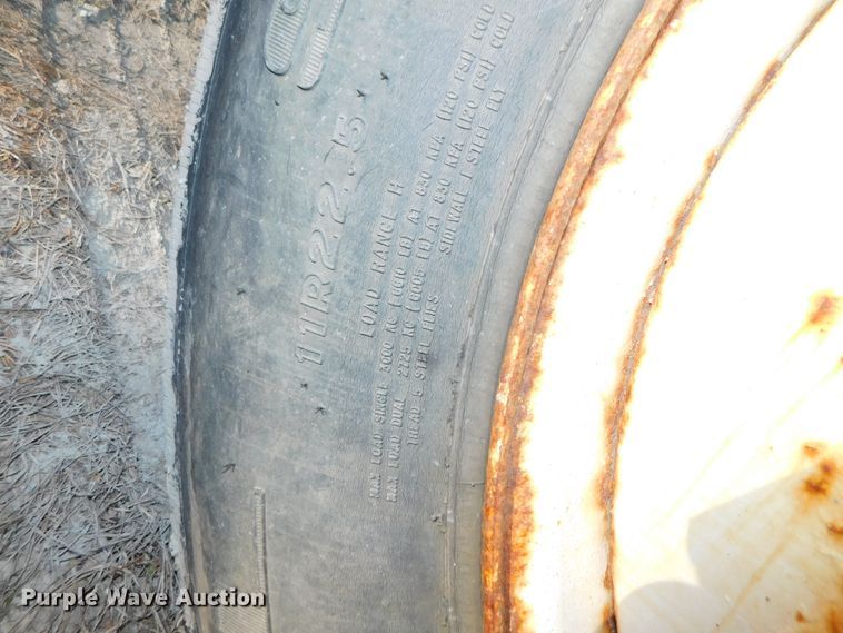 image for item DJ5855 1993 Ford L7000  dump truck