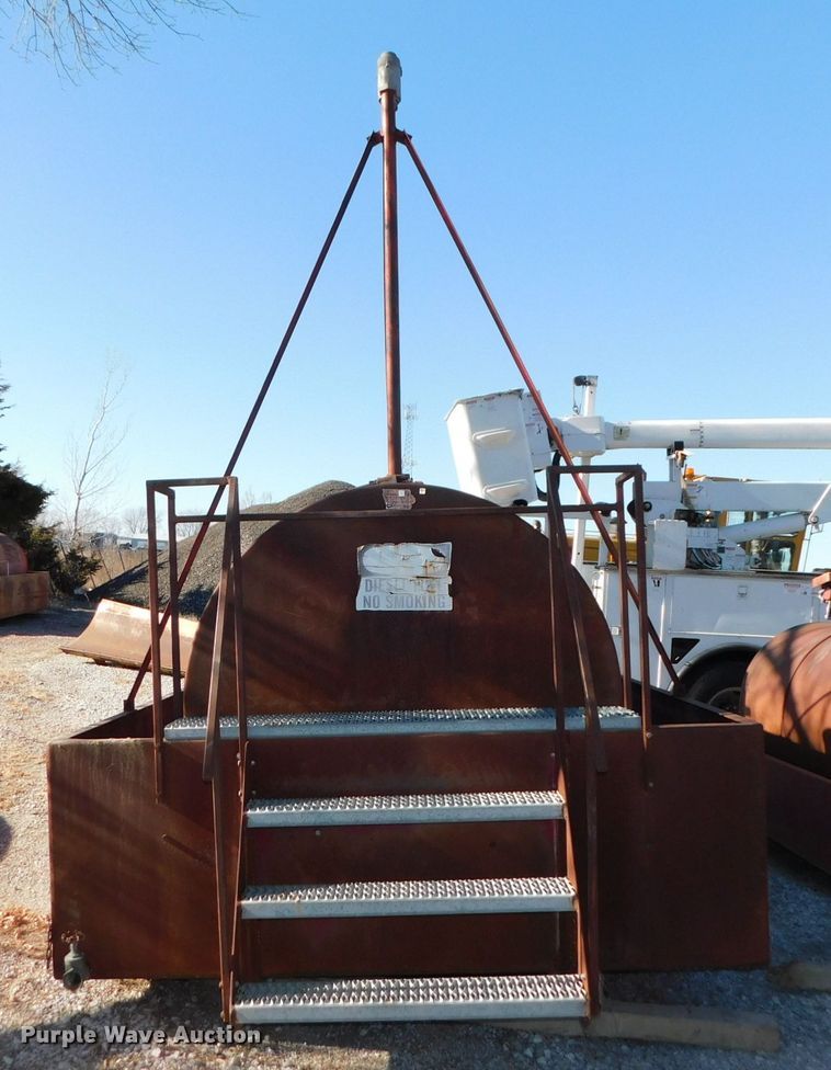 image for item DJ5865 Fuel tank