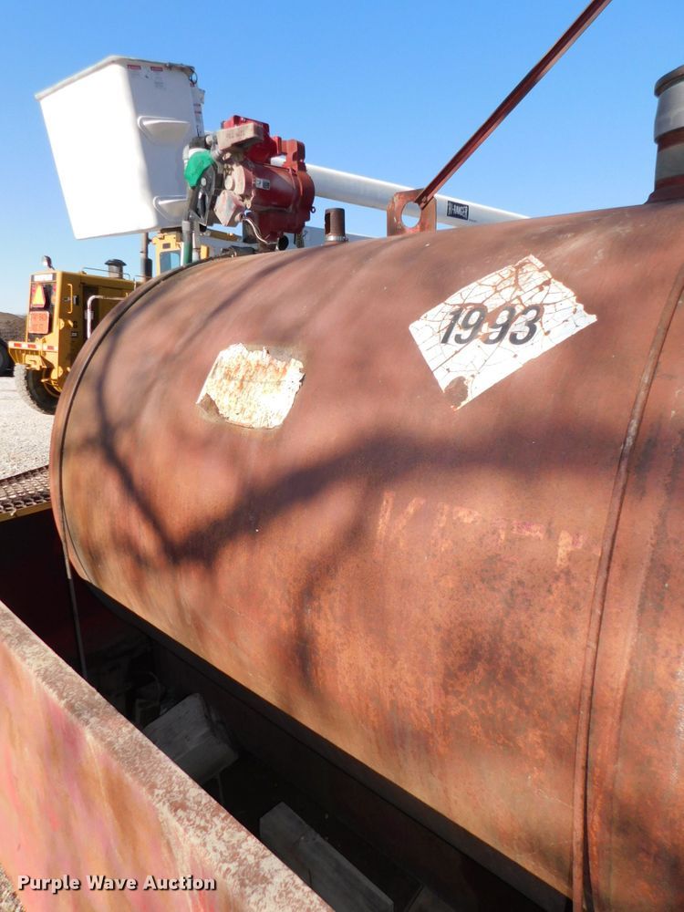 image for item DJ5865 Fuel tank