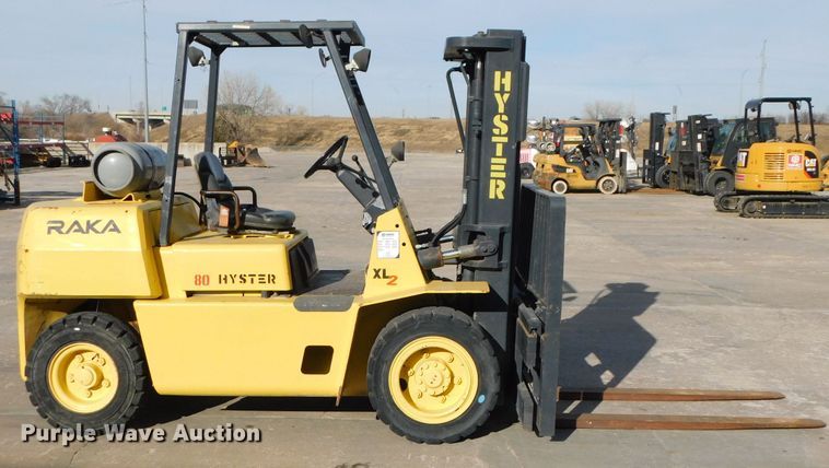 image for item DJ5871 1993 Hyster H80XL   forklift