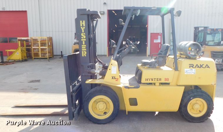 image for item DJ5871 1993 Hyster H80XL   forklift