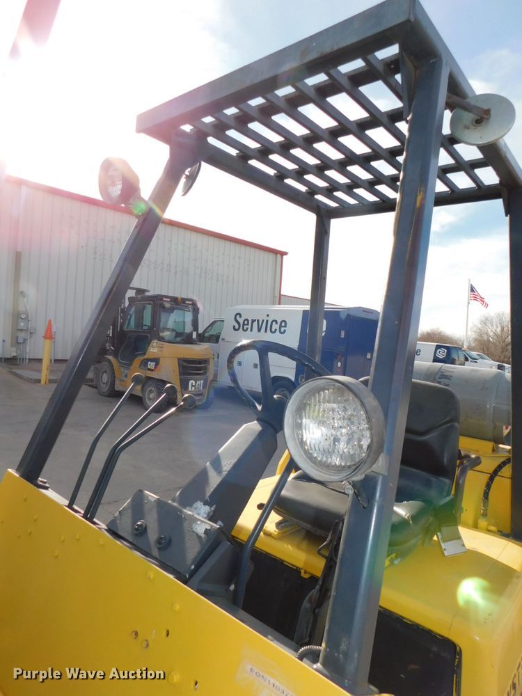 image for item DJ5871 1993 Hyster H80XL   forklift