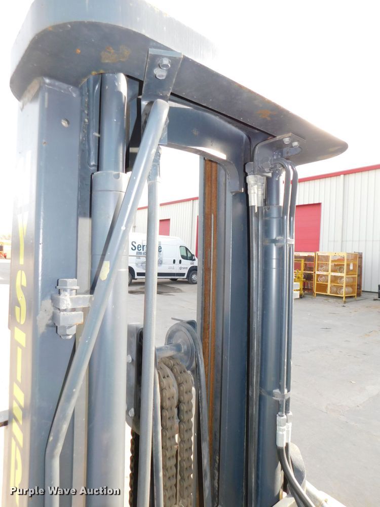 image for item DJ5871 1993 Hyster H80XL   forklift