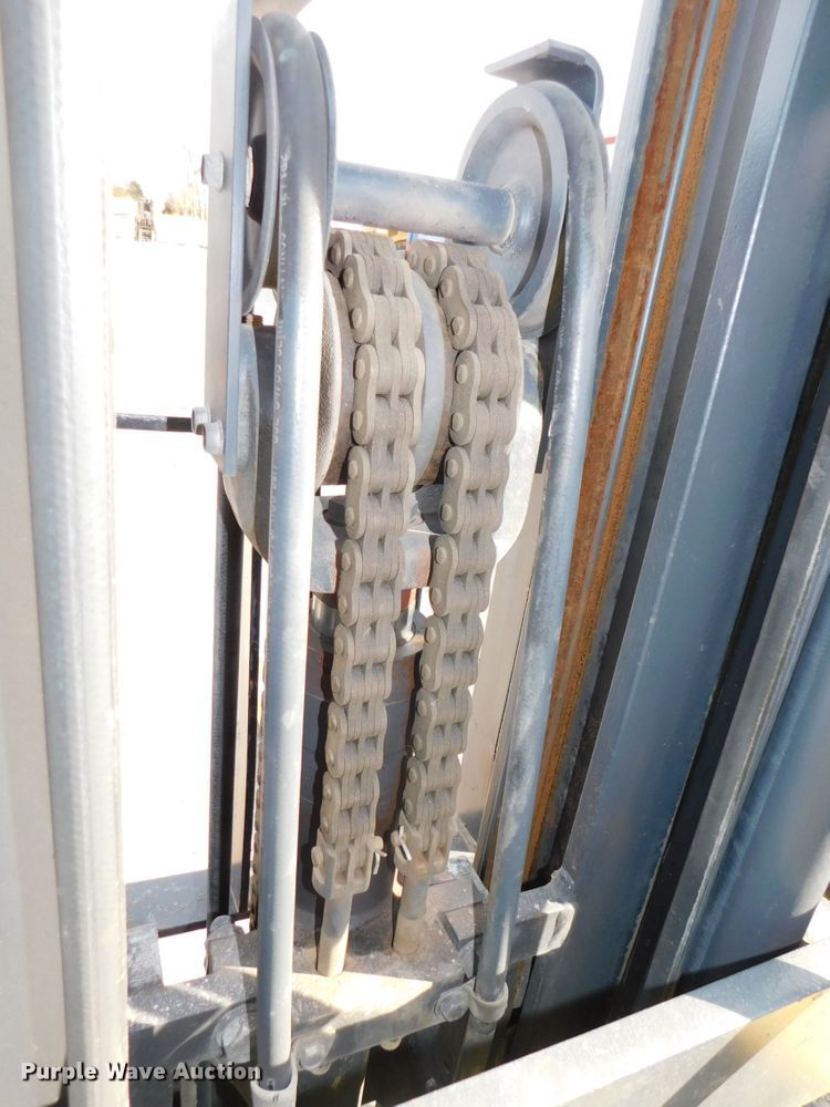 image for item DJ5871 1993 Hyster H80XL   forklift