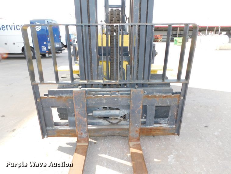 image for item DJ5871 1993 Hyster H80XL   forklift