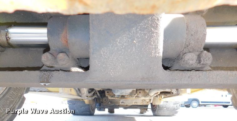 image for item DJ5871 1993 Hyster H80XL   forklift