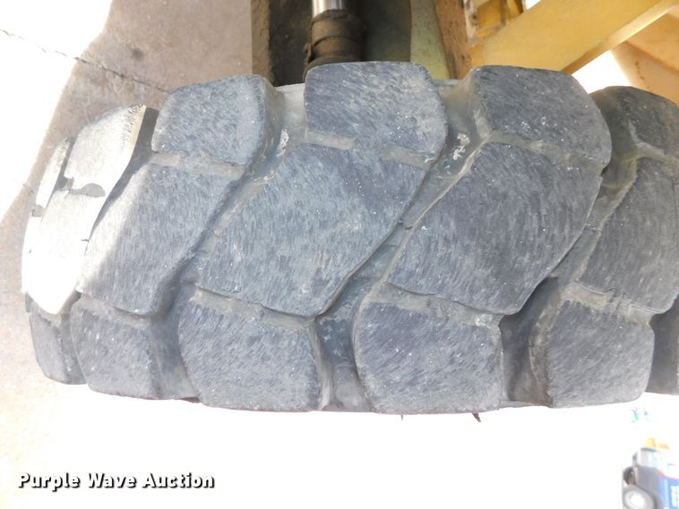 image for item DJ5871 1993 Hyster H80XL   forklift