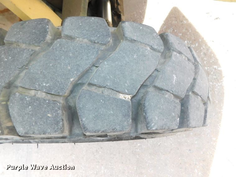 image for item DJ5871 1993 Hyster H80XL   forklift