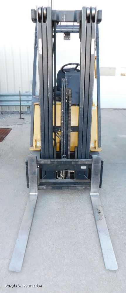 image for item DJ5876 2005 Doosan BC15S  forklift