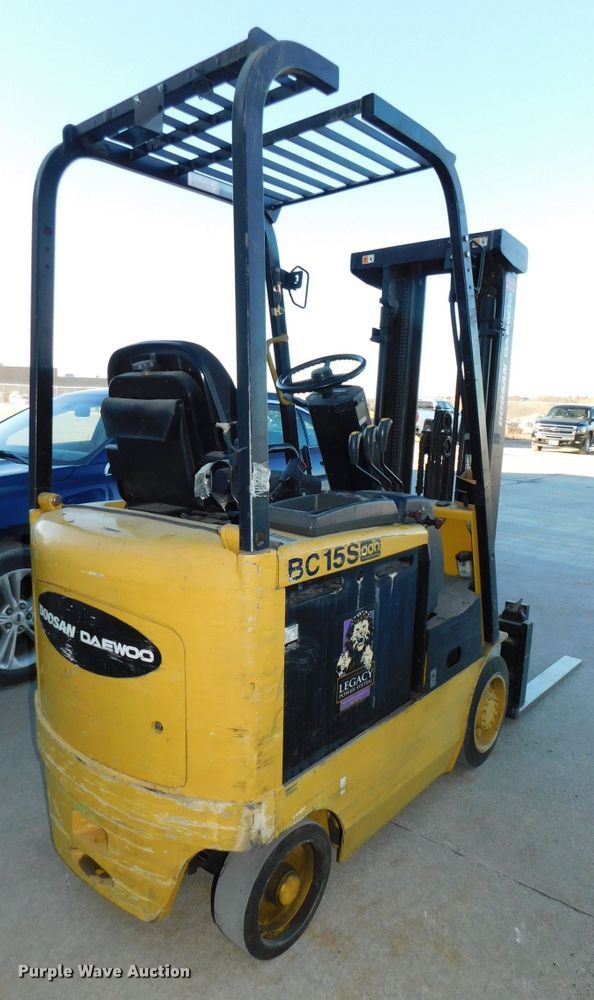 image for item DJ5876 2005 Doosan BC15S  forklift
