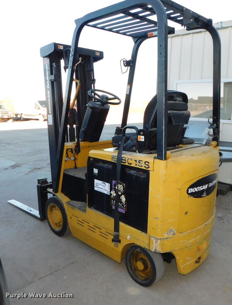 image for item DJ5876 2005 Doosan BC15S  forklift