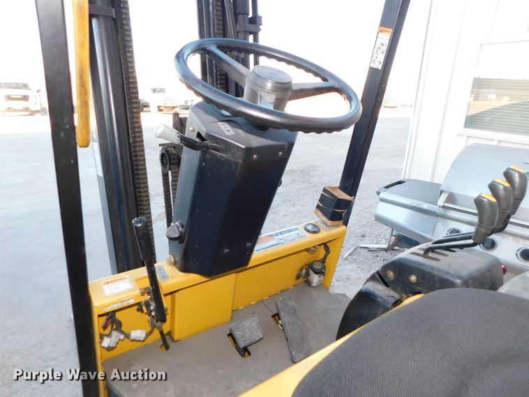 image for item DJ5876 2005 Doosan BC15S  forklift