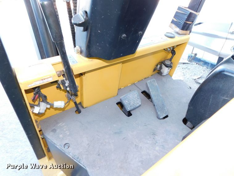 image for item DJ5876 2005 Doosan BC15S  forklift