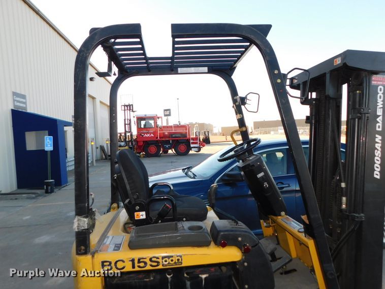 image for item DJ5876 2005 Doosan BC15S  forklift