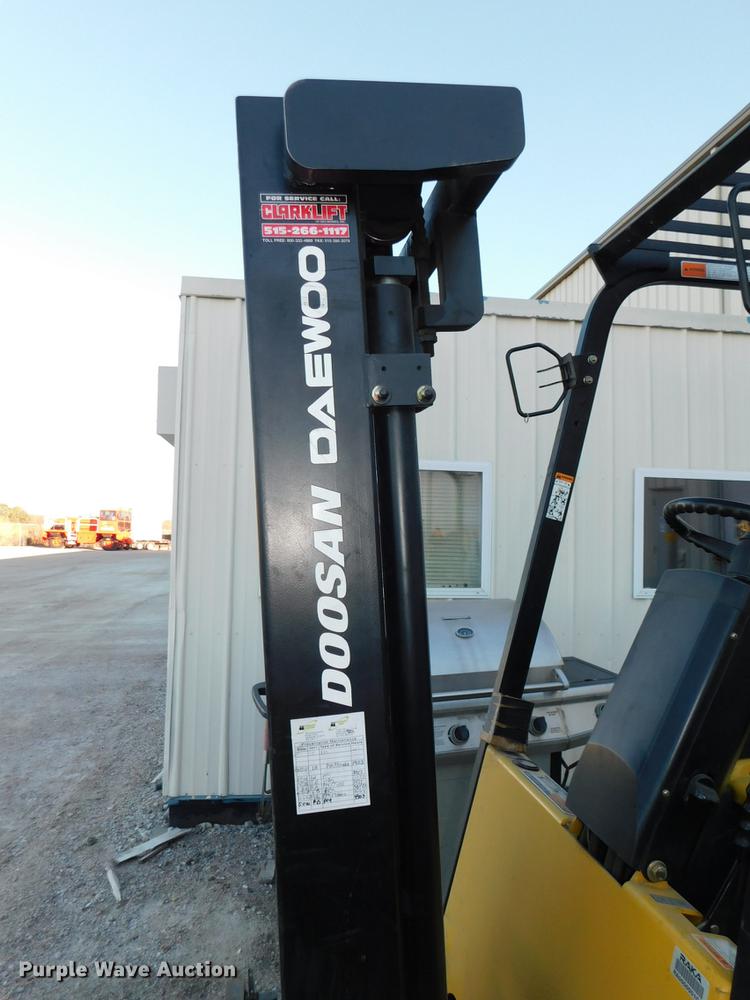 image for item DJ5876 2005 Doosan BC15S  forklift