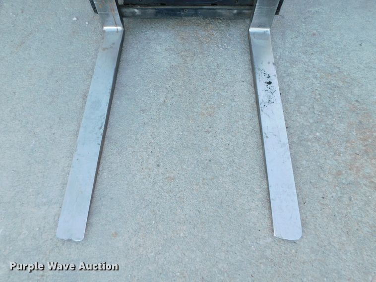 image for item DJ5876 2005 Doosan BC15S  forklift