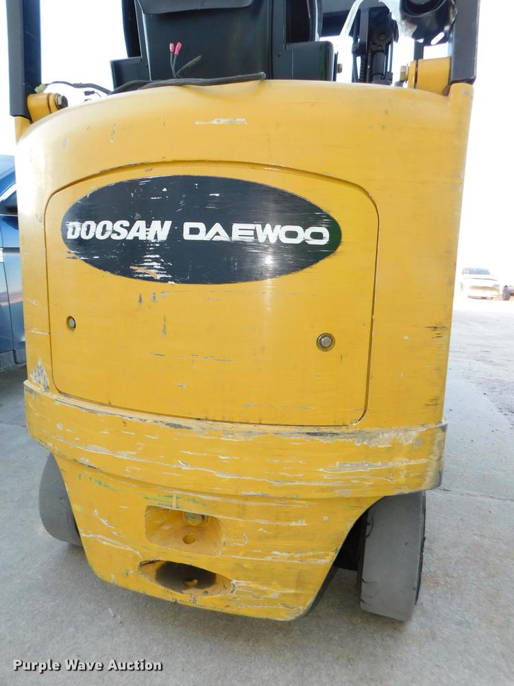 image for item DJ5876 2005 Doosan BC15S  forklift