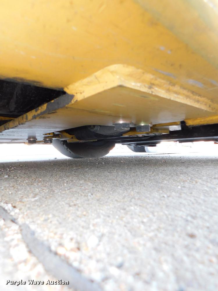 image for item DJ5876 2005 Doosan BC15S  forklift