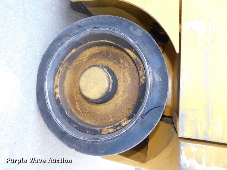 image for item DJ5876 2005 Doosan BC15S  forklift