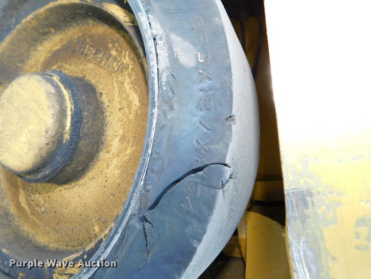 image for item DJ5876 2005 Doosan BC15S  forklift