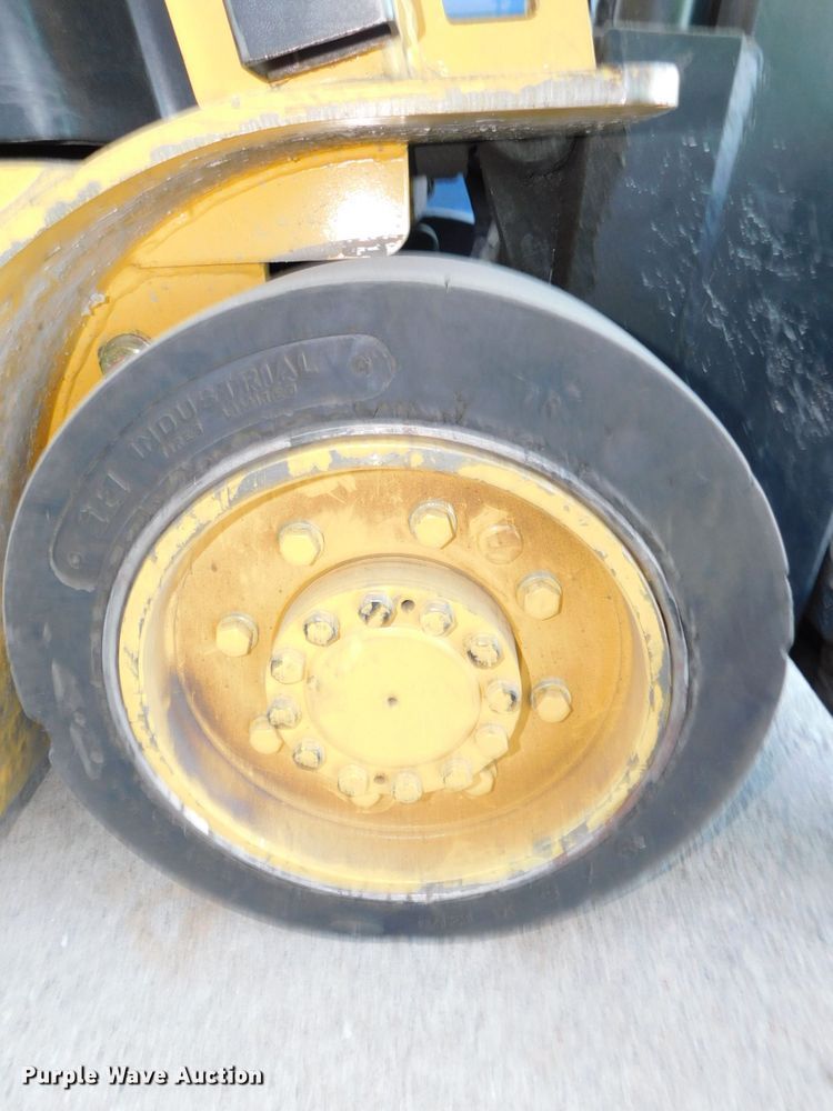 image for item DJ5876 2005 Doosan BC15S  forklift