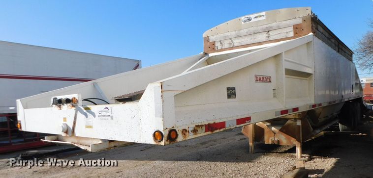 image for item DJ5877 1996 Dakota bottom dump trailer