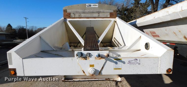 image for item DJ5877 1996 Dakota bottom dump trailer