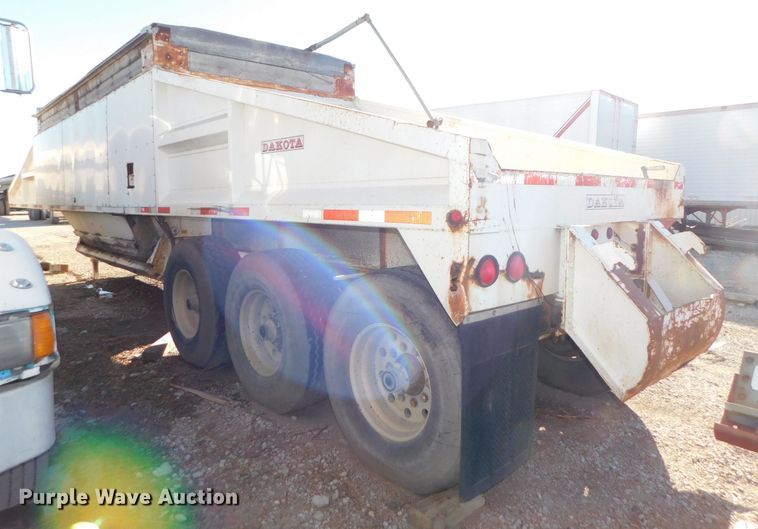image for item DJ5877 1996 Dakota bottom dump trailer