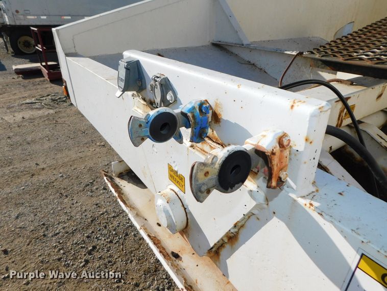 image for item DJ5877 1996 Dakota bottom dump trailer