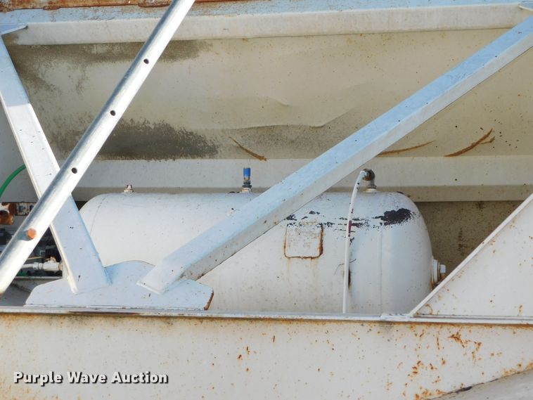 image for item DJ5877 1996 Dakota bottom dump trailer