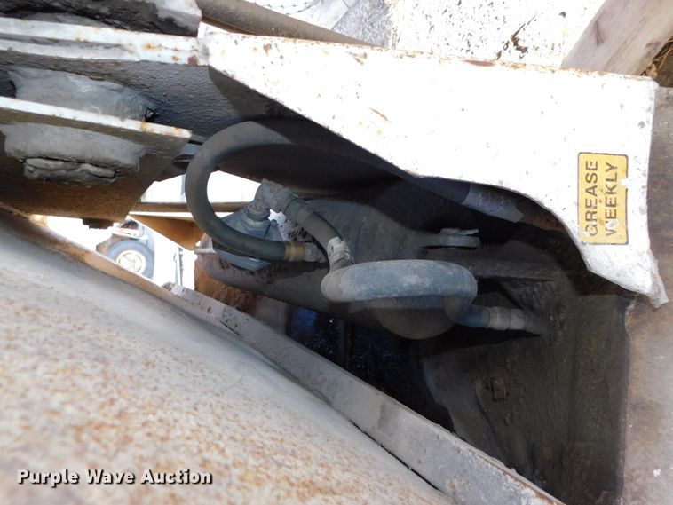 image for item DJ5877 1996 Dakota bottom dump trailer