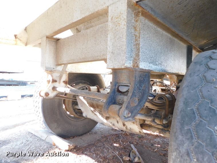 image for item DJ5877 1996 Dakota bottom dump trailer