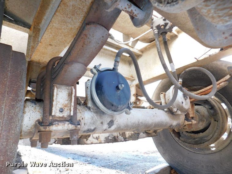 image for item DJ5877 1996 Dakota bottom dump trailer