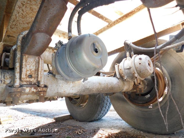 image for item DJ5877 1996 Dakota bottom dump trailer